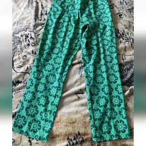 Katherine Way Size 10 Green Patterned Pull On Pants